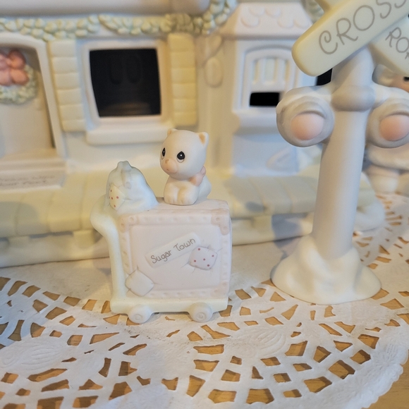 Vintage Sugar Town Train Set 6-pc Precious Moments Retired - Picture 3 of 14